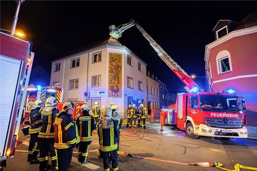 Westsachsens Feuerwehren müssen zu mehreren Einsätzen ausrücken - In Meerane gab es einen Einsatz wegen eines mutmaßlichen Dachstuhlbrandes. Doch es war Fehlalarm.