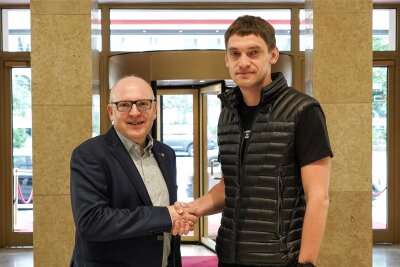 Wie Chemnitz in der Ukraine beim Wiederaufbau helfen will - OB Sven Schulze (links) und der Bürgermeister der ukrainischen Stadt Melitopol, Ivan Fedorov.