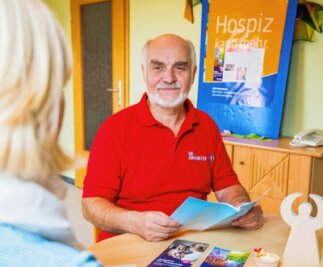 Wie das Sterben in Würde gelingen kann - Der Hospizhelfer Michael Zingel im Gespräch mit Silke Hudek, die den Hospizdienst im Altkreis Stollberg koordiniert. 