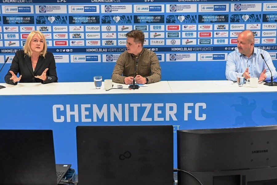 Bei einer Videokonferenz beantworteten CFC-Vereinschefin Romy Polster und Aufsichtsratschef Knut Müller (rechts) gemeinsam mit Sprecher Steffen Wunderlich am Montag Fragen der Fans.