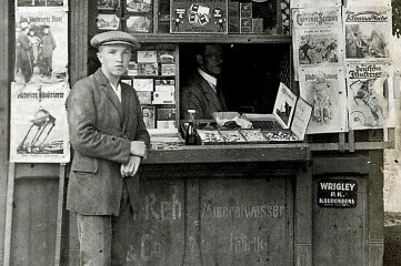 Wie der Schwarze Steg zum Namen kam - Am Schwarzen Steg stand in den 1930er-Jahren an der Seite zur Hofwiesenstraße dieser Zeitungs- und Zigarettenkiosk. 