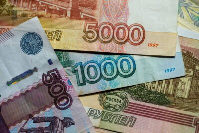 Wie der Westen Putin den Geldhahn zudrehen will - Fachleute argumentieren, dass das wirkungsvolle Instrument ohnehin die Blockade des Vermögens der russischen Zentralbank sein dürfte. Die Reserven sollen 630 Milliarden Dollar betragen.