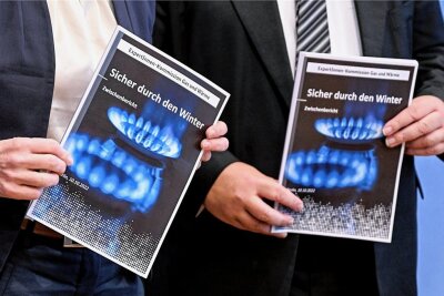 Wie die Gaspreisbremse bei den Verbrauchern greifen soll - Die Kommission Erdgas und Wärme hat am Montag ihren Zwischenbericht mit Entlastungsvorschlägen für Gaskunden vorgelegt. Die Ampel-Koalition will nun rasch darüber entscheiden. 