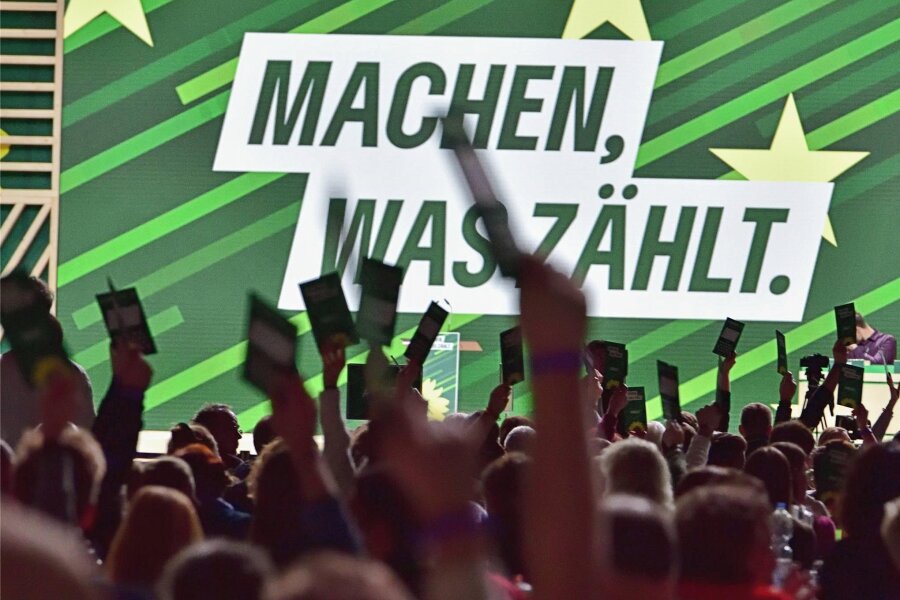 Wie die Grünen beinahe über den Bruch der Ampel abstimmten - Auf dem Bundeskongress der Grünen in Karlsruhe stimmten die Delegierten in der Migrationspolitik letztlich für den Antrag des Bundesvorstandes.