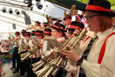 Wie die Noßwitzer am Samstag das 70-jährige Bestehen des Stausees feiern - Die Thierbacher Schalmeien sorgen am Samstag beim Stauseefest für Stimmung.