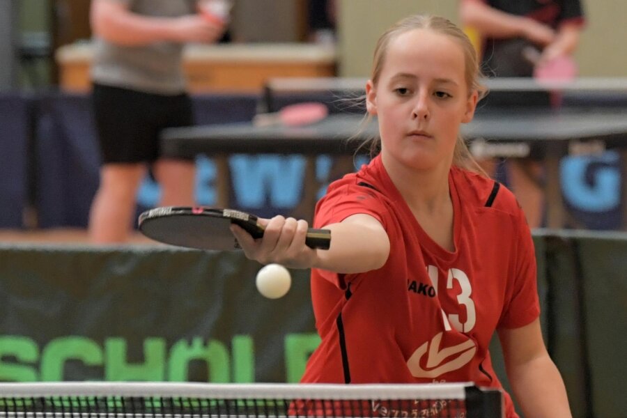Wie die Tischtennisspieler aus Eibenstock Nachwuchs an den Platten generieren - Cecile Wagner gehört im Nachwuchsbereich des SV Eibenstock zu den Leistungsträgerinnen an der Platte. Bei der Premiere des Jugend-Turniers untermauerte die 14-Jährige das mit einem Sieg.