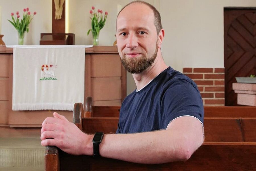 Wie ein Radiopfarrer das Wort Gottes mit Werbung für das Vogtland verbindet - Am Montag, den 22. Mai ist Pfarrer Carsten Hoffmann das erste Mal im Radio zu hören.