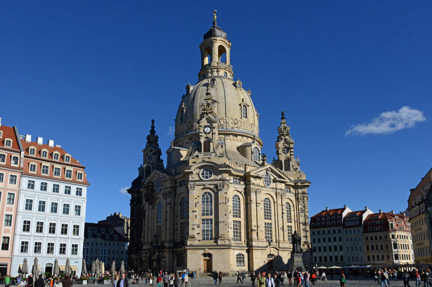 Wie Gäste aus Beerheides Partnergemeinde zu einem Auftritt in der Dresdener Frauenkirche kommen - Wenn die Gäste der Beerheider zu Pfingsten das Vogtland besuchen, wollen sie an  einem Tag Dresden einen Besuch abstatten und dabei in der Frauenkirche singen. 