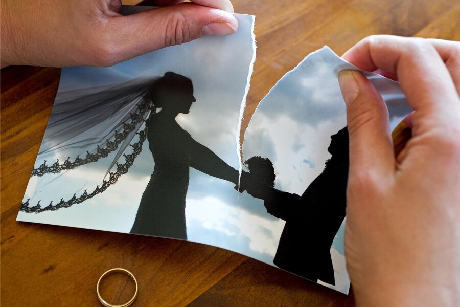 Wie geht eine schnelle, faire Scheidung, Herr Familienanwalt? - Wenn die Liebe vorbei ist, soll der oder die Ex meist möglichst schnell aus dem Leben verschwinden.