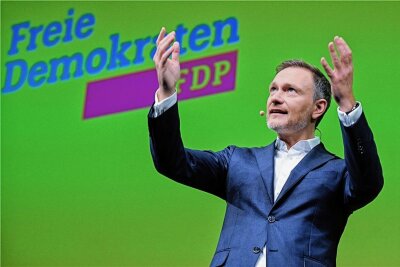 Wie Lindner die Seele seiner Partei streichelt - Beschwörende Worte im Opernhaus: FDP-Chef Christian Lindner beim Dreikönigstreffen.