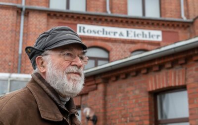 Wie Mittweidas Häuser der Jugend helfen - Karl Eichler ist in Altmittweida geboren und in Westdeutschland aufgewachsen. Nun hat der 77-Jährige eine Stiftung gegründet, die Jugendliche in Mittweida fördern soll. Das ehemalige Firmengelände der Werkzeugfabrik Roscher & Eichler in Altmittweida ist Teil seiner Familiengeschichte. 