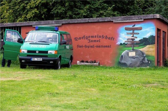 Wie Rechtsextreme Umweltthemen nutzen, um in die bürgerliche Mitte einzudringen - Eines der ältesten rechtsextremen Siedlungsprojekte: Das mecklenburgische Dorf Jamel.