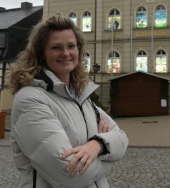 Wie Zwönitz gegen den Leerstand im Einzelhandel kämpft - Anne Walter, Mitarbeiterin im Stadtbüro, hilft dabei, die Zwönitzer City zu beleben. 