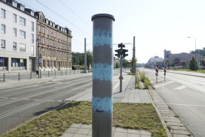 Wieder Blitzer in Chemnitz mit Farbe beschmiert - Am Sonntag ist der stationäre Blitzer an der Kreuzung Zwickauer Straße/Barbarossastraße/Goethestraße beschmiert worden.