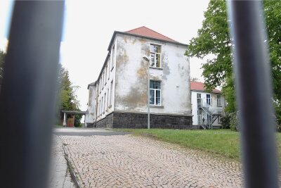 Das Plauener Asylbewerberheim an der Kasernenstraße. Zuletzt wurde dort mehrmals Feuer gelegt. 