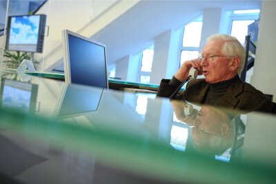 Wieso Arbeitnehmer im Rentenalter oft Geld verschenken - Mehr und mehr Deutsche arbeiten auch noch im Rentenalter.