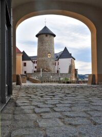 Willkommen im Dornröschenschloss - Bildtext: Die Künstlerin hat sich in die Burg als Platz für ihr Lebenswerk verliebt. Erste Pläne für ein solches Museum gab es bereits 2005.