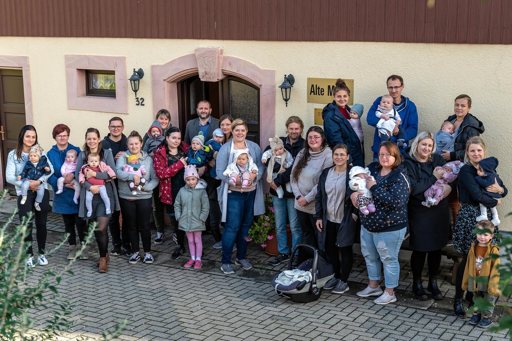 Willkommen in der Alten Mühle Erlaus jüngste Einwohner treffen sich