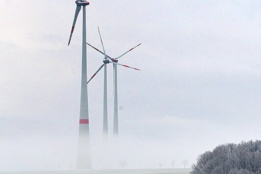 Windkraft-Ausbau: CDU drängt auf Beteiligung der Bürger - Noch ist nicht klar, welche gesetzlichen Vorgaben für den Ausbau der Windkraft künftig gelten. Dem Wunsch aus Berlin nach beschleunigten Genehmigungsverfahren stünde die Forderung aus Mittelsachsen nach mehr Bürgerbeteiligungsrechten gegenüber. 