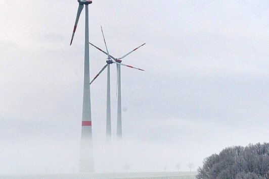 Windkraft-Ausbau: CDU drängt auf Beteiligung der Bürger - Noch ist nicht klar, welche gesetzlichen Vorgaben für den Ausbau der Windkraft künftig gelten. Dem Wunsch aus Berlin nach beschleunigten Genehmigungsverfahren stünde die Forderung aus Mittelsachsen nach mehr Bürgerbeteiligungsrechten gegenüber. 