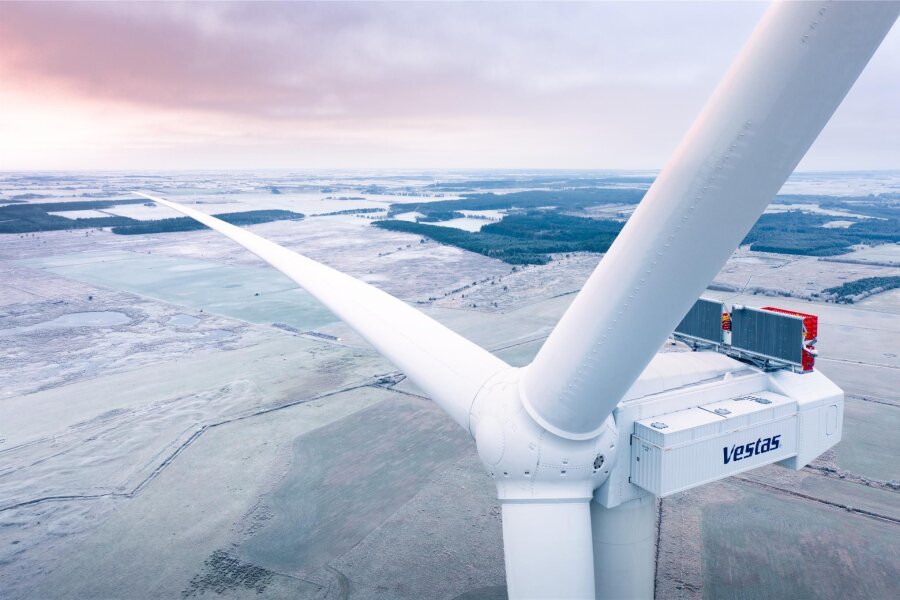 Windkraft-Investor speckt in Euba ab: Nur noch zwei Windräder geplant - Eine Vestas-Anlage ähnlich dieser ist auf dem Katzenberg geplant. Der Rotordurchmesser beträgt 172 Meter.