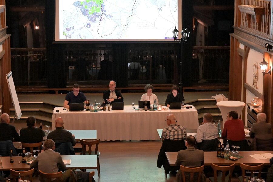 Windräder bei Zwönitz: Stadträte stimmen für eine eigene Planung - Die Zwönitzer Stadträte stimmten im Technischen Ausschuss für eine eigene Planung am Autobahnzubringer.