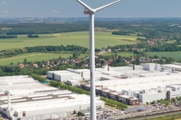 Windräder in Jahnsdorf: Macht Widerstand Sinn? - Windräder wie dieses V 150 - von der Firma Juwi jüngst bei Mosel gebaut - sollen auch in Leukersdorf aufgestellt werden. 