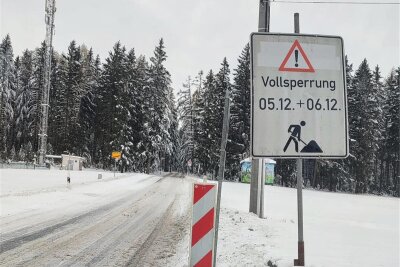 Winter im Vogtland: An Straße zwischen Hammerbrücke und Tannenbergsthal droht Schneebruch - Die Straße zwischen Tannenbergsthal und Hammerbrücke wird ab Dienstag zwei Tage gesperrt.