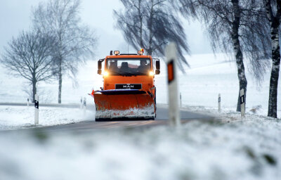 Winterdienst: Landkreis Mittelsachsen sendet 35 Fahrzeuge aus - 