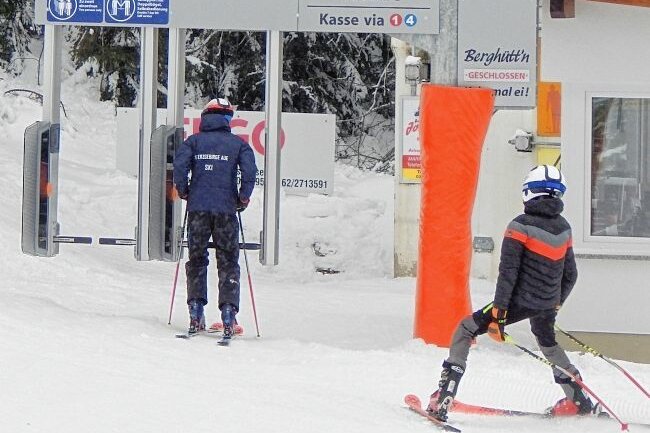 Wintersport: So sind die Bedingungen im Vogtland - Der Lift im Skigebiet am Erlbacher Kegelberg ist am Wochenende 9 bis 17 Uhr geöffnet. 