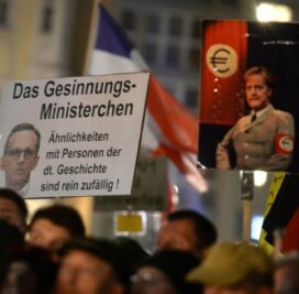 Wir brauchen mehr Streit - Wir brauchen keine Polarisierung -  Pegida-Demo am 2. November 2015 in Dresden. 