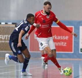 "Wir sind auf einem sehr guten Weg" - Christopher Wittig (rechts) ist mit sieben Treffern bester Torschütze derHohenstein-Ernstthaler in der Futsal-Bundesliga.