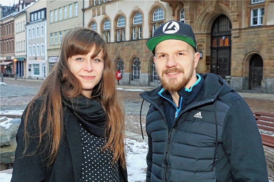 "Wir sind da!" - Werdauer zeigen selbstbewusst ihre Stadt - Wirtschaftsförderin Anja Kurze und Nicky Schönherr von der Agentur "Laut & Bunt" haben den neuen Imagefilm über Werdau produziert.