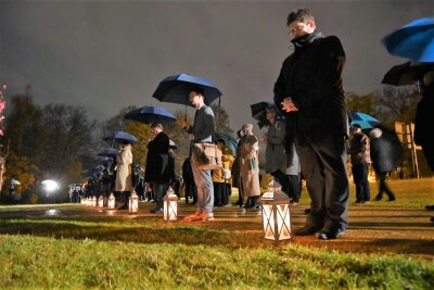"Wir wollen die Namen nicht vergessen": Zwickau gedenkt der Opfer des NSU - 