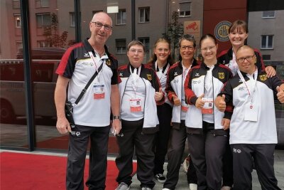 Wird Auerbach Partnerstadt für Special Olympics? - Die Auerbacher schlugen sich bereits im Sommer bei der Tanz-WM der Special Olympics in Graz hervorragend. Immer mit dabei: Steffi Pausch (4. von links), die auch hinter der Gastgeber-Bewerbung für die Special Olympics 2023 steckt.