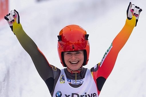 WM-Rodel-Silber für Erzgebirgerin Julia Taubitz - Julia Taubitz jubelt über ihre erste WM-Medaille.