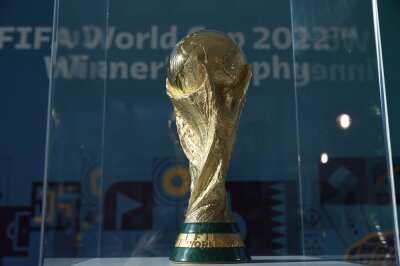 WM: Zahlen und Rekorde seit 1930 - Der WM-Pokal: Bisher konnte Brasilien die WM fünfmal gewinnen, Deutschland viermal.
