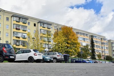 Wo die Oelsnitzer Wohnungsbaugesellschaft Oewog gegen steigende Heizkosten kämpft - Blick in die Otto-Riedel-Straße im Oelsnitzer Neubaugebiet. 