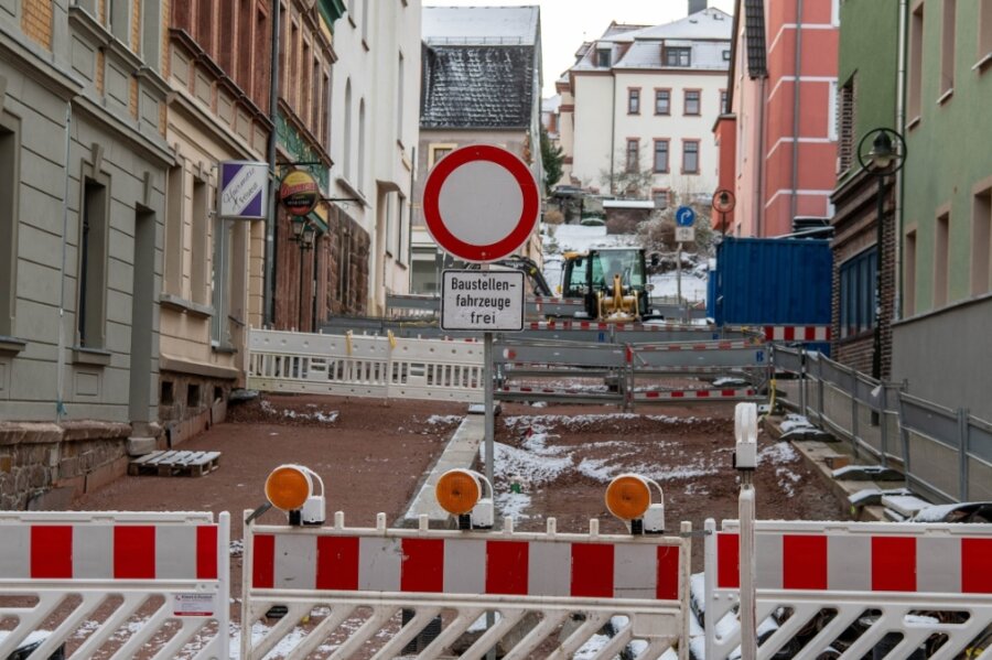 Wo in Mittelsachsen Winterbaustellen lauern - Die Mittweidaer Theaterstraße ist wegen Straßenbauarbeiten gesperrt. Noch bis 31. März müssen Autofahrer Umwege in Kauf nehmen.
