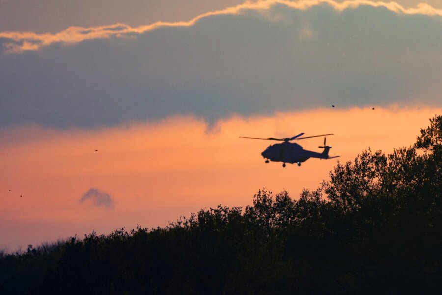 Wo ist der kleine Arian? - Suche dauert an - Die Bundeswehr beteiligt sich seit Tagen an der Suche nach Arian - etwa mit einem Tornado-Flugzeug, Drohnen und einem Hubschrauber.