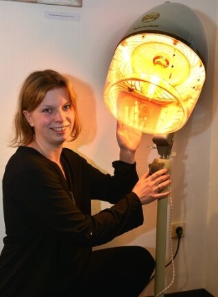 Franziska Hüllmann hat diese Leuchte aus einer Trockenhaube gebaut. 
