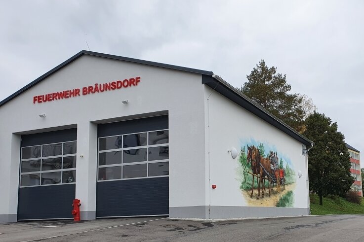 Wo liegt Limbach-Oberfrohnas Mitte? - Wenige Meter vom Mittelpunkt Limbach-Oberfrohnas entfernt: Das Depot der Feuerwehr Bräunsdorf. 