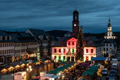 Wochenmarkt in Rochlitz fällt aus - Der Rochlitzer Weihnachtsmarkt findet traditionell am zweiten Advent statt. Bald ist es wieder soweit.