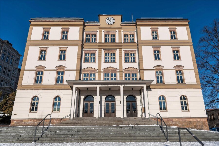 Wofür gab es die Nobelpreise 2023? Hochschule Mittweida erklärt die Preisträger in ihrer Nobelpreisvorlesung - Die Hochschule Mittweida, hier der „Carl-Georg-Weitzel-Bau", lädt zu ihrer Nobelpreisvorlesung ein.