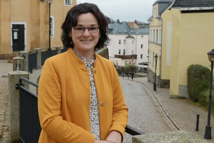 Wohin geht die Reise, Frau Obst? - Dorothee Obst ist seit 2013 Bürgermeisterin von Kirchberg. Seit sie vor zwei Jahren Fraktionschefin der Freien Wähler im Kreistag wurde, wird sie auch als Landrats-Kandidatin gehandelt. 