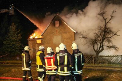 Wohnhausbrand in Hetzdorf - In Hetzdorf brannte ein Wohnhaus nieder.