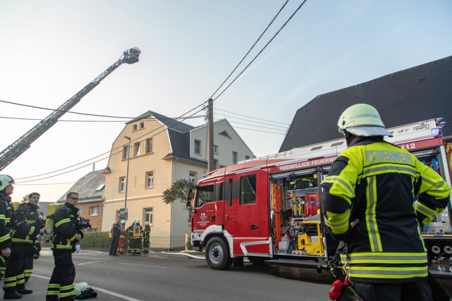 Wohnhausbrand in Neukirchen - Verdacht auf Brandstiftung - 