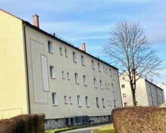 Wohnungen kommen unter städtische Fittiche - An der Alten Auer Straße gibt es drei Wohnblöcke, die nun unter kommunaler Hand stehen. 