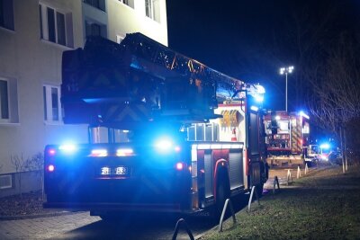 Wohnungsbrand mit tödlichem Ausgang in Freiberg: Polizei ermittelt wegen fahrlässiger Brandstiftung  - Das Feuer war in einer Wohnung in der Freiberger Mendelejewstraße ausgebrochen.
