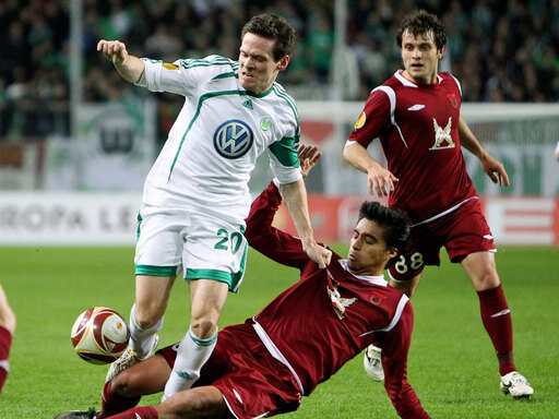 Wolfsburg kämpft Kasan nach Verlängerung nieder - Sascha Riether und der VfL Wolfsburg stehen im Viertelfinale